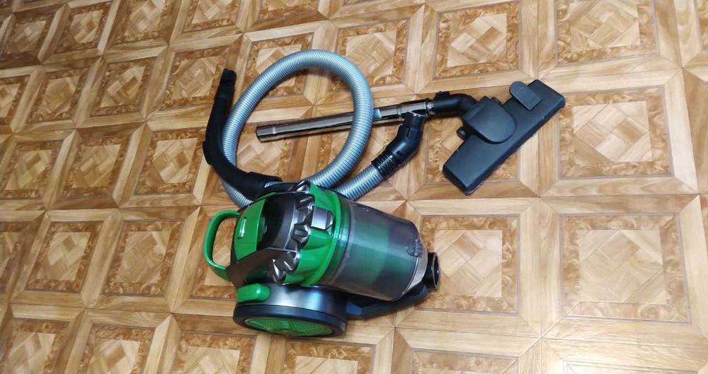 Пылесос HYUNDAI bscm-700w