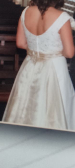 Vestido de Noiva elegante . Pronuptias