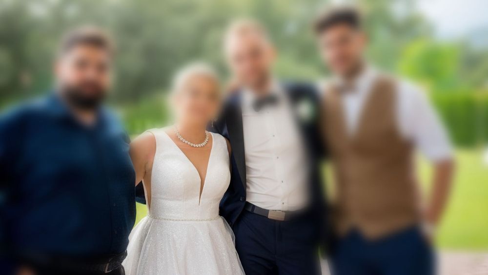 Suknia ślubna księżniczka biała błyszcząca S/M