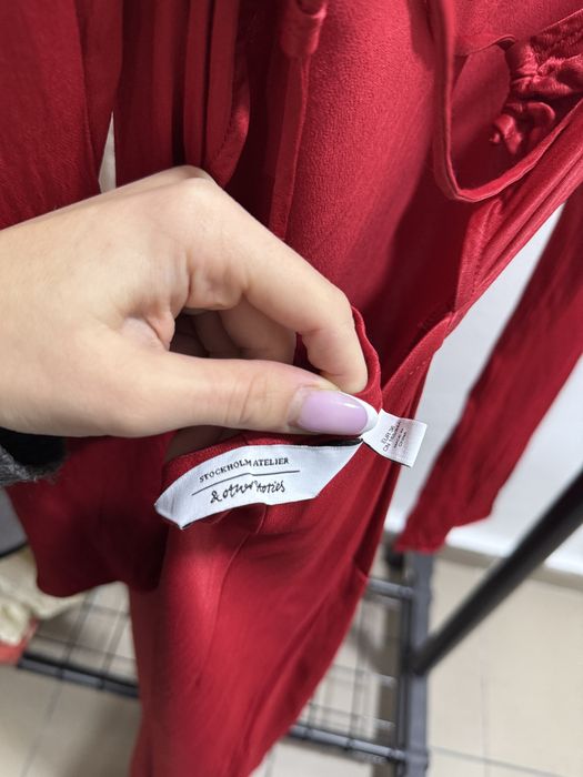 Атласна сукня в підлогу