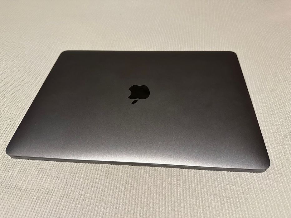 MacBook Pro – Like New64284416458625121