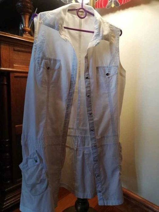 Biała bawełniana sukienka na guziki