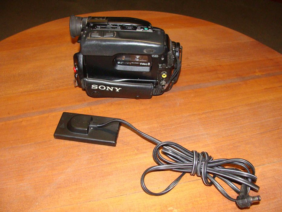 Máquina de Filmar Cassetes - Sony Video 8 - HandyCam