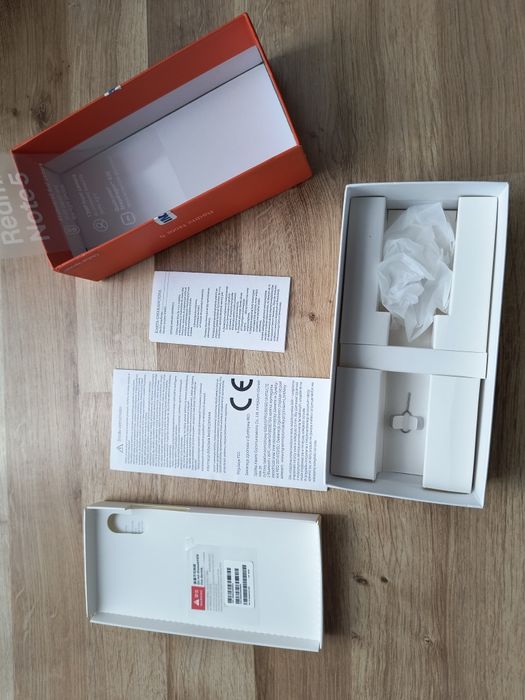 Oryginalne opakowanie po telefonie Xiaomi Redmi note 5