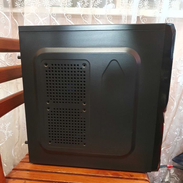 Комп'ютор / ПК в гарному робочому стані, все працює, системний блок