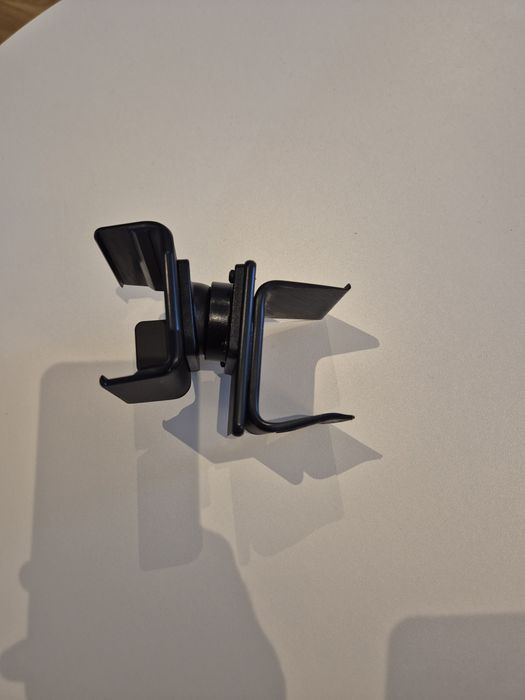 Brodit uchwyt na Yanosik wraz z adapterem na kratkę nawiewu