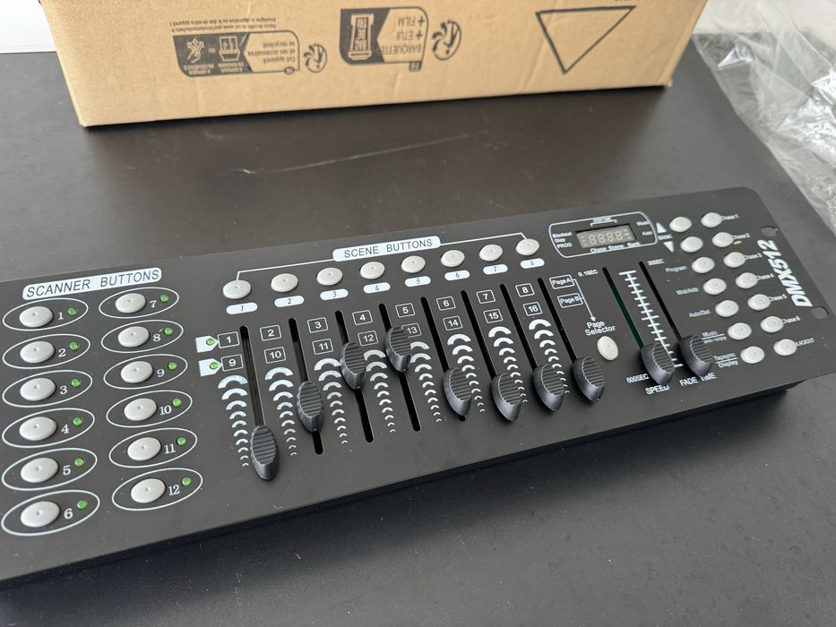 lightmaXX DMX Controller FORGE 192 NOVO Na caixa