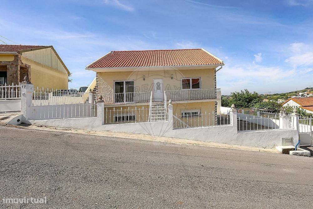 T3 Detached House for Sale