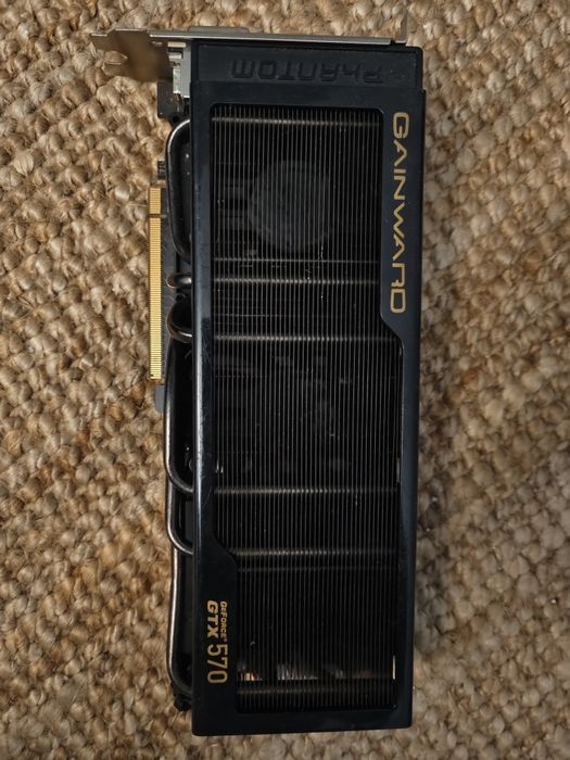 Gráficas NVIDIA GTX 470 e GTX 570