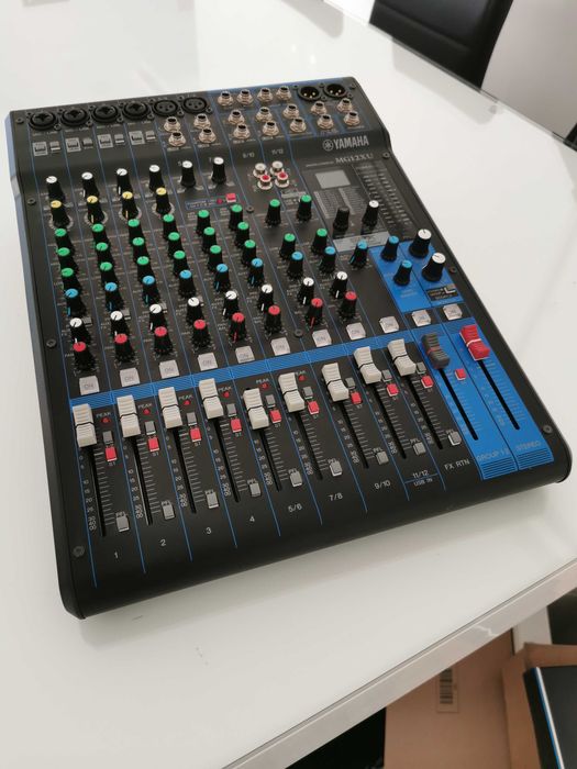 Mesa de mistura MG12XU