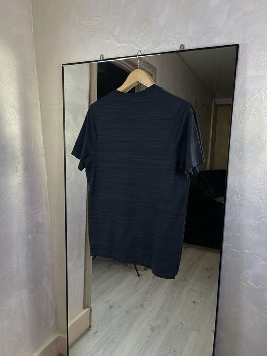 Спортивна футболка Gymshark Apex: дихаюча структура та атлетичний крій