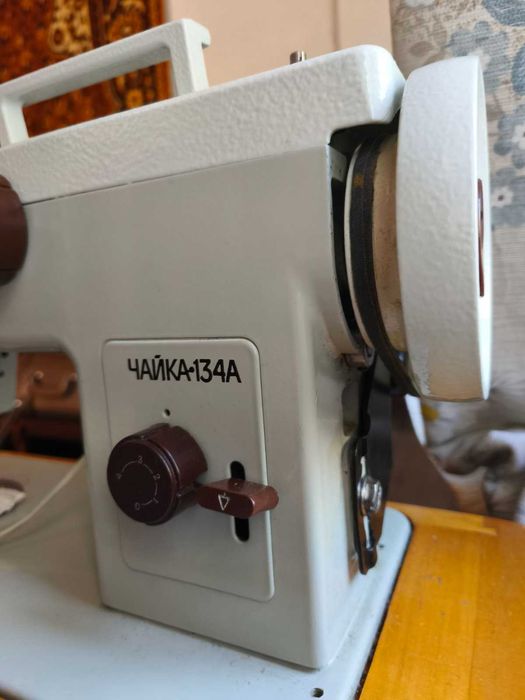 Швейна машинка з електроприводом Чайка 134А