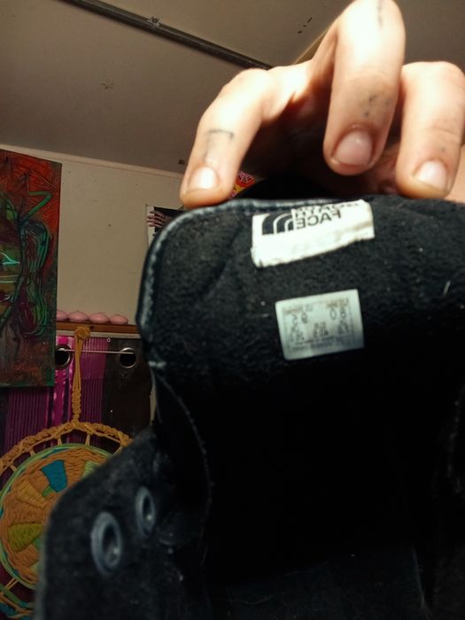 Vans x The North Face – sapatilhas pretas e vermelhas