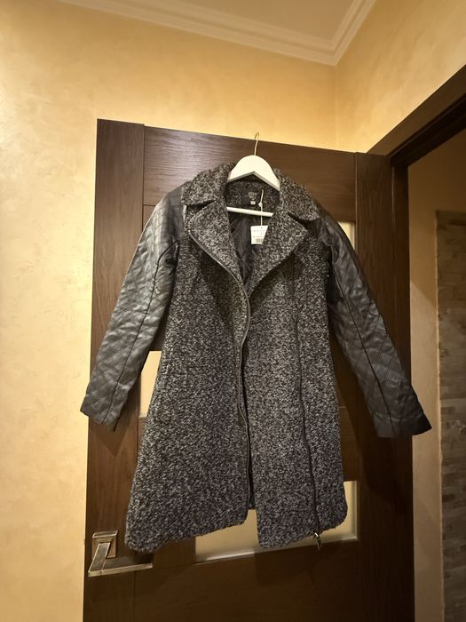 Одяг жіночий пальто весняне (з невеликим дефектом)