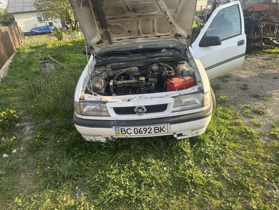 Продам свій автомобіль стоїть без діла