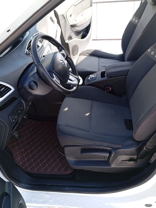 ТЕРМІНОВО. Продам Рено Сценік економний дизель.