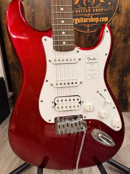 Guitarra Fender Standard Stratocaster HSS Candy Red