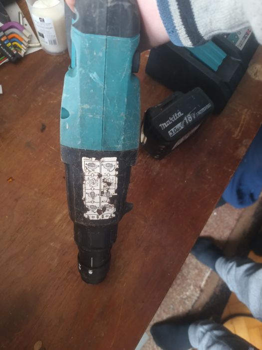 Makita młotowiertarka dhr243    18v