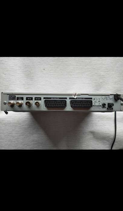 Тюнер супутниковий