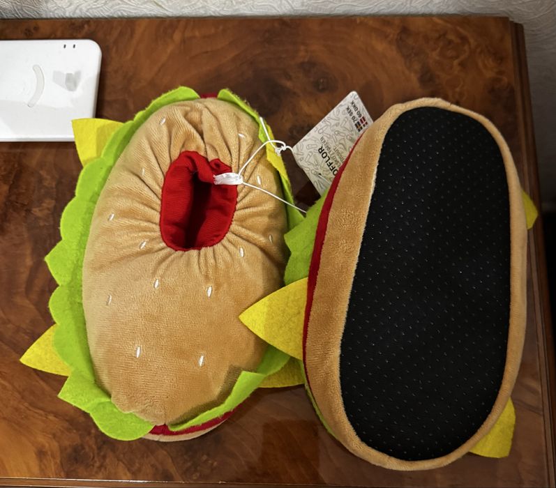 Плюшеві тапочки у вигляді бургера