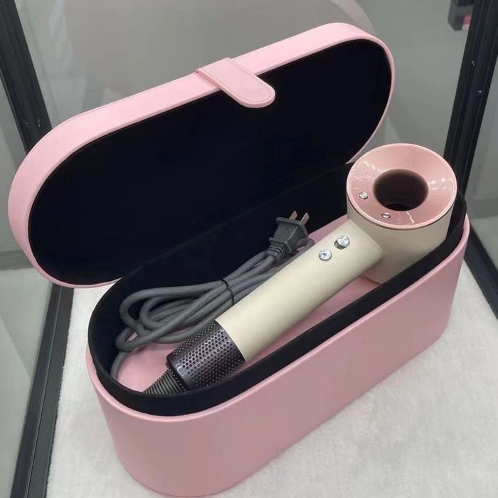 Фен з кейсом рожевий