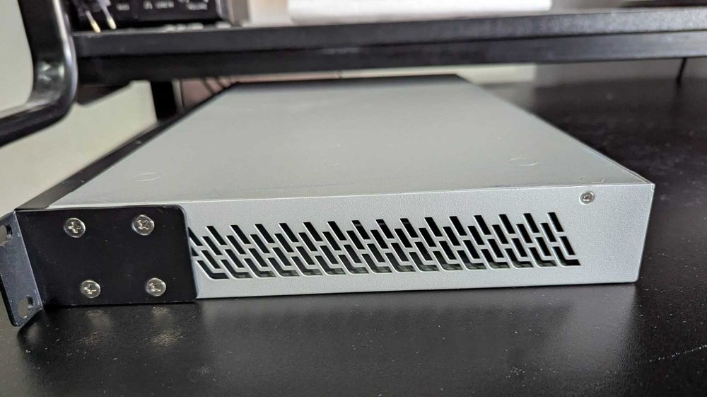 Cisco SG200-26 – 26 Portas Gigabit Smart Switch (Usado)