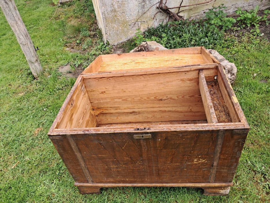 Drewniana antyczna duża skrzynia/kufer