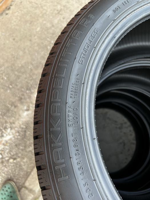 Зимові Шини R18 235/45 Nokian Hakkapelita R5