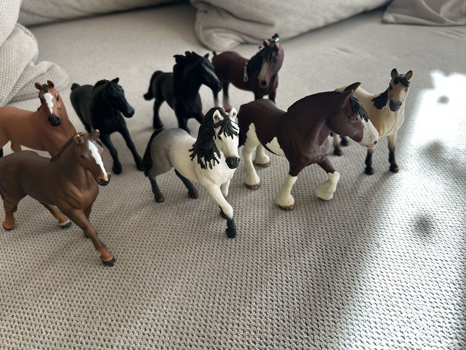 Figurki koni schleisch