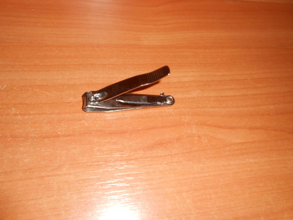 2 книпсера, кусачки для ногтей, с пилочкой