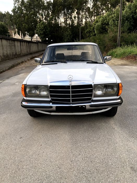 Mercedes-Benz W123 200D