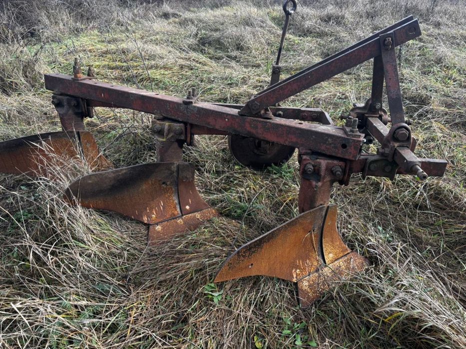 Продам плуг 3х корпусний