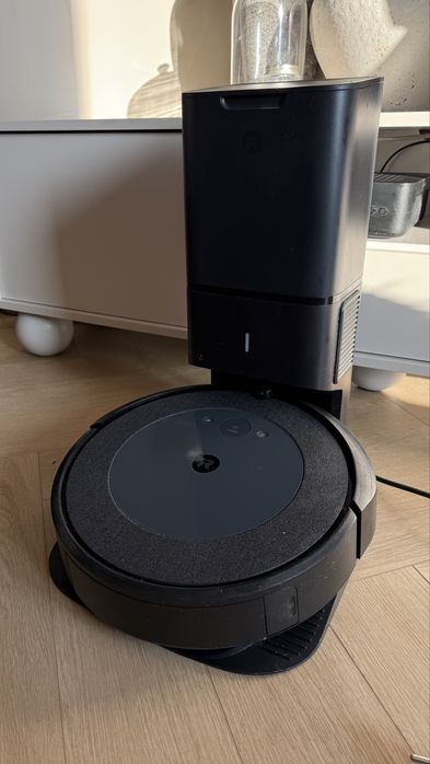 Robot sprzątający IROBOT Roomba i3+ wraz ze stacją