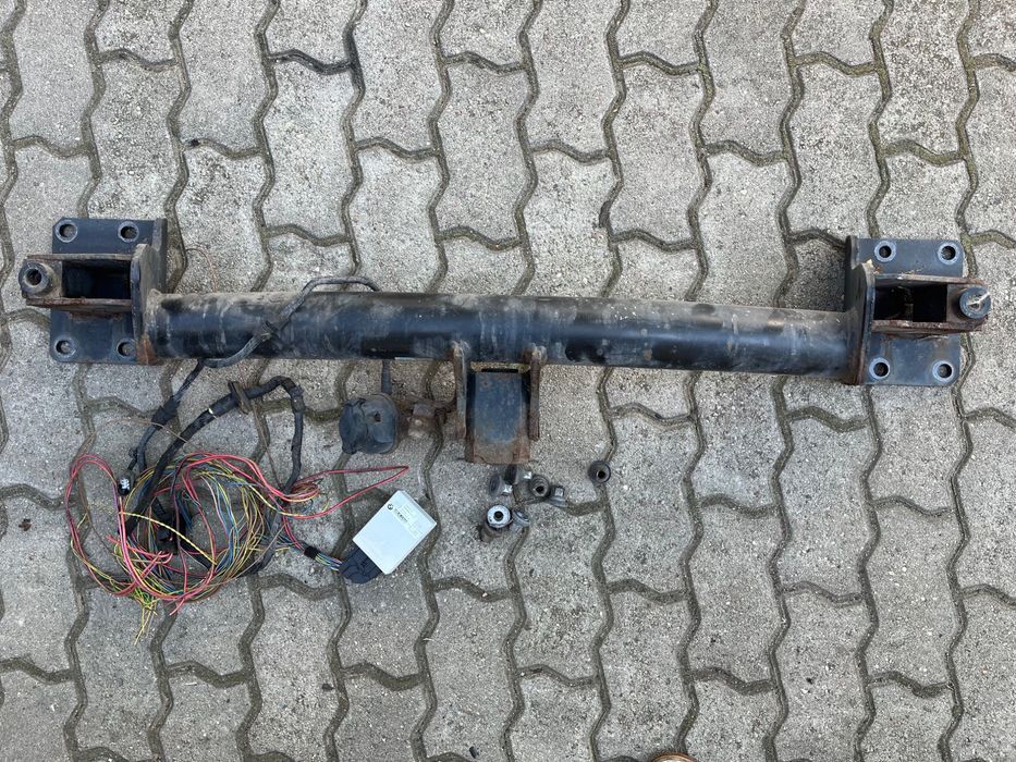 Hak holowniczy BMW X5 E70 belka bez kuli wiązka moduł Oris A50X