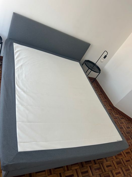 Cama IKEA cinzenta mais colchão
