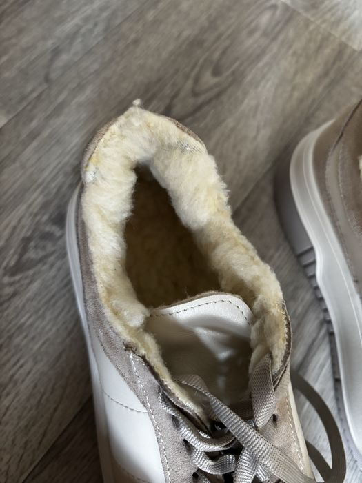 Нові жіночі зимові кросівки