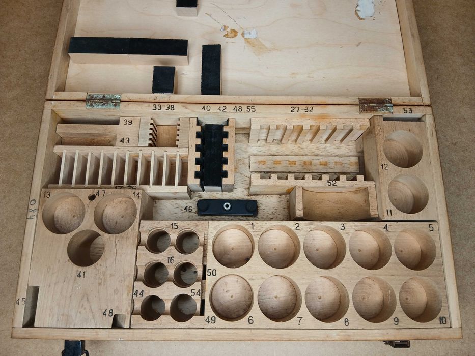 Ящики від ЗІП різних мікроскопів