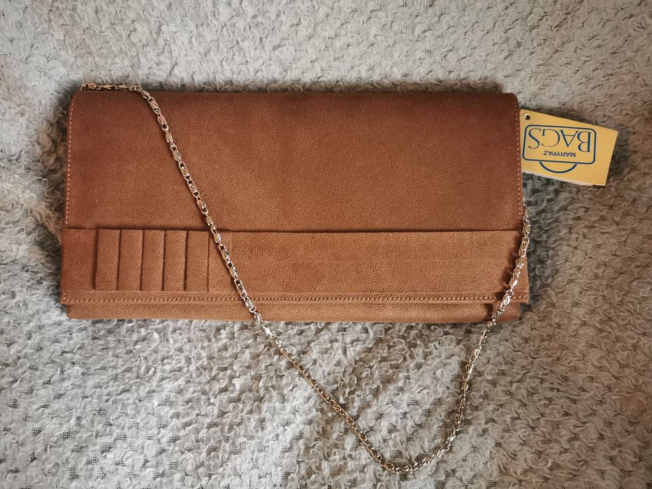Pochete castanha