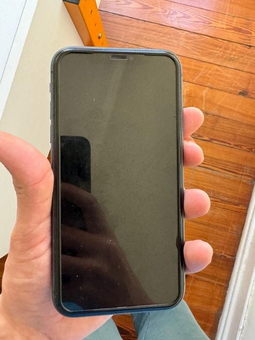 iPhone 11 em perfeito estado