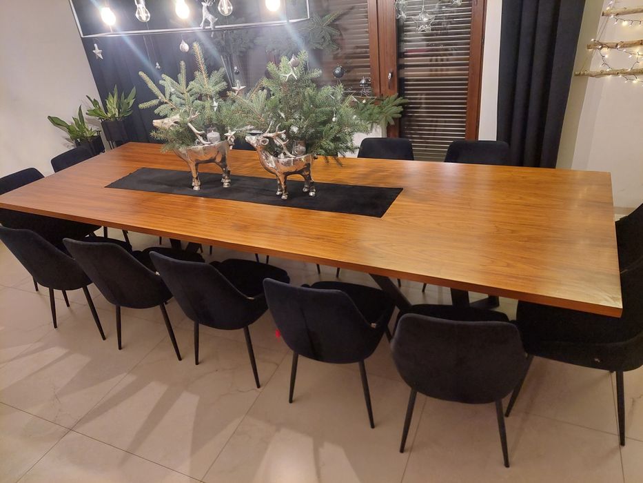 Duży stół  z krzesłami  loft