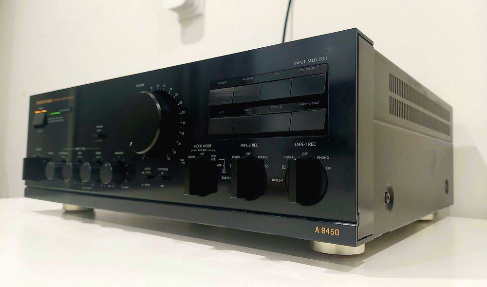 Amplificador "High-End" ONKYO Integra A-8450 (Músculo e Dinâmica de Classe) c/2x120w
