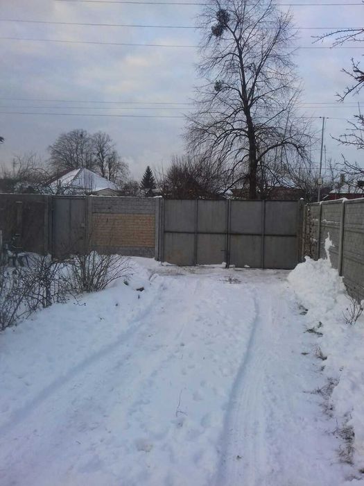 Продам НЕДОРОГО участок с ветхим домом на сухой Журавлевке- м.Киевская