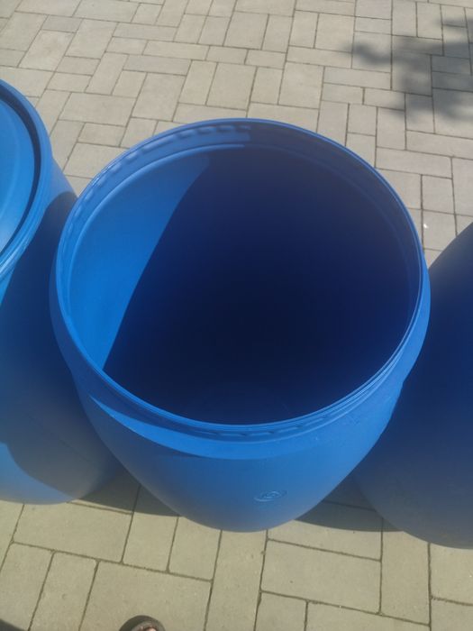 Бочки , каністри пластикові на 200, 170, 25 літрів