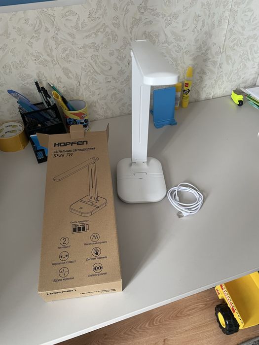 Лампа настольна HOPFEN