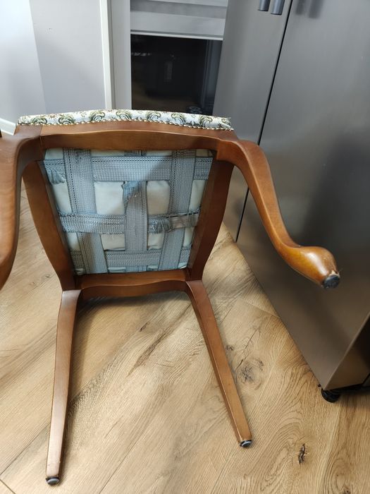 Sprzedam Krzesła 6 szt z stołem