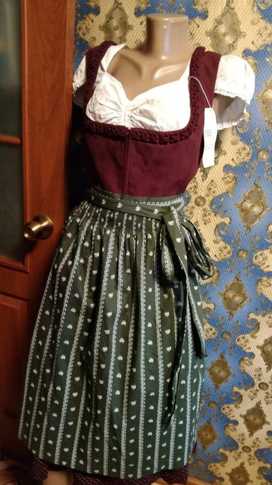 Платье баварское, размер 42 европейский.