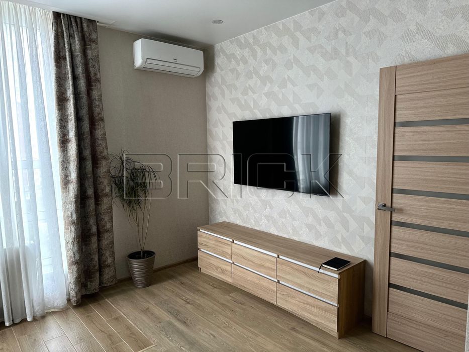 Продам 1к квартиру 35 м2 ЖК "Харківський" з ремонтом
