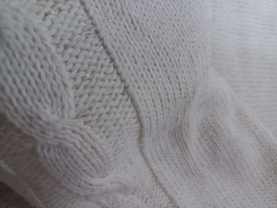 Akrylowy sweter ze zlota nitka S/36