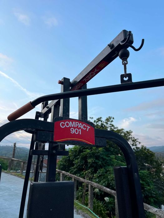 Máquina de exercício multifunções - York