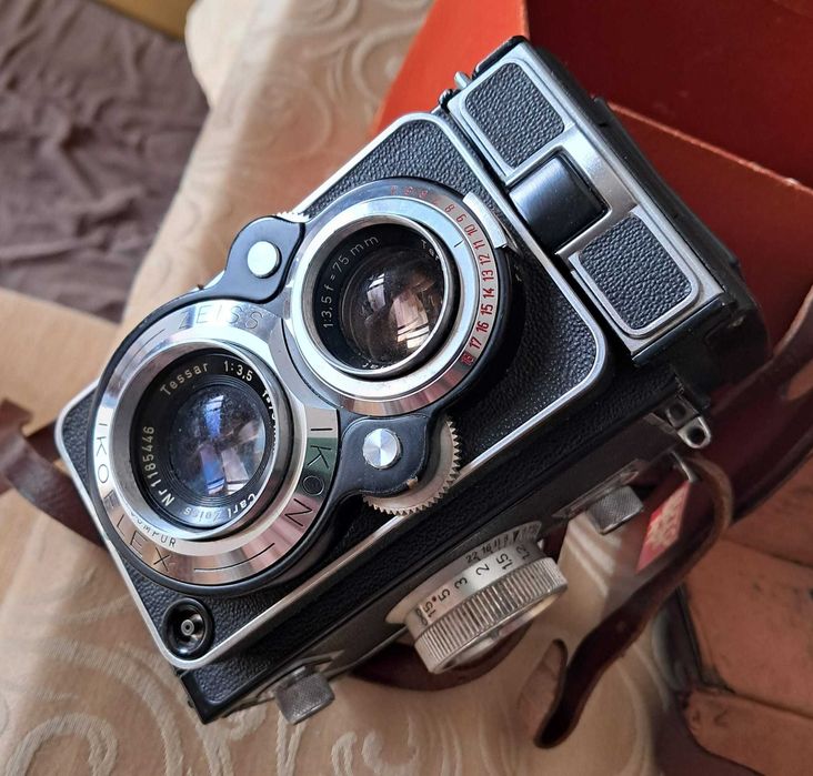Câmara Zeiss Ikon Ikoflex Favorit Tessar 75mm completa 1957 (TLR)
